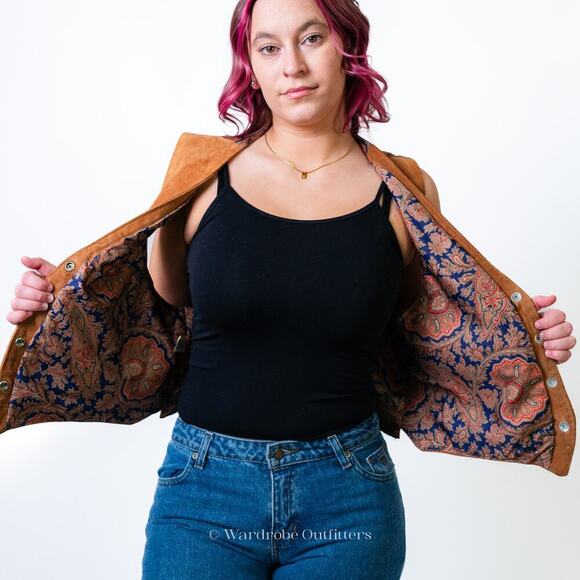 Vintage Western Cowhide Leather & Silk Paisley Print Vest - Picture 9 of 12